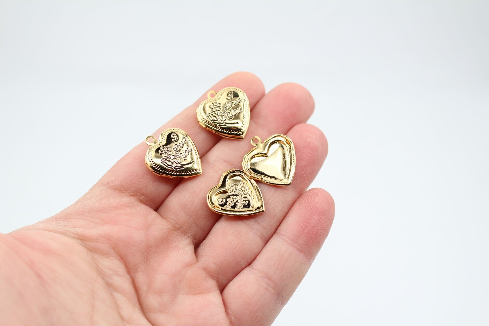 Altın Kaplama ''LOVE YOU'' Yazılı Kapaklı Kalp