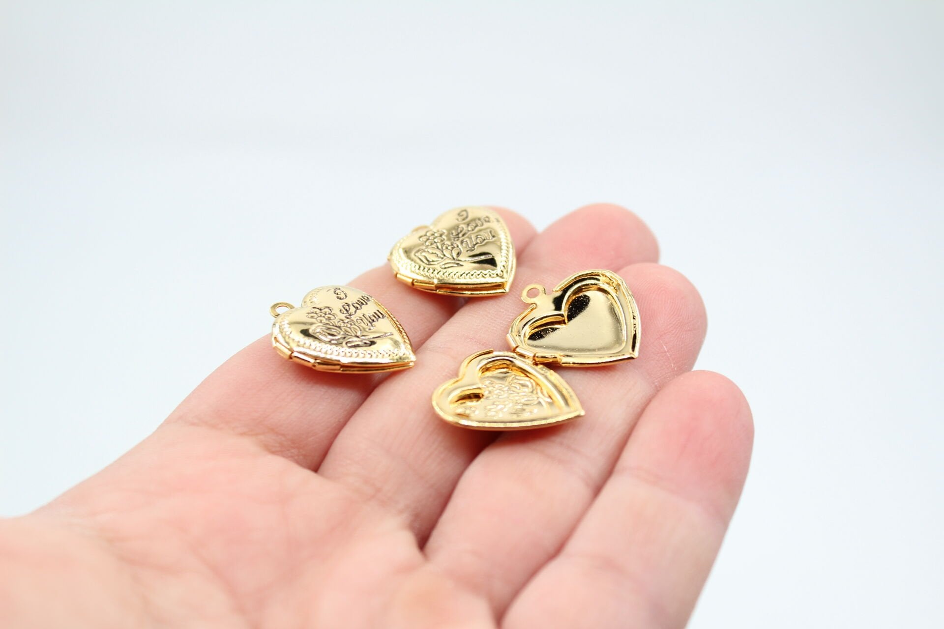 Altın Kaplama ''LOVE YOU'' Yazılı Kapaklı Kalp