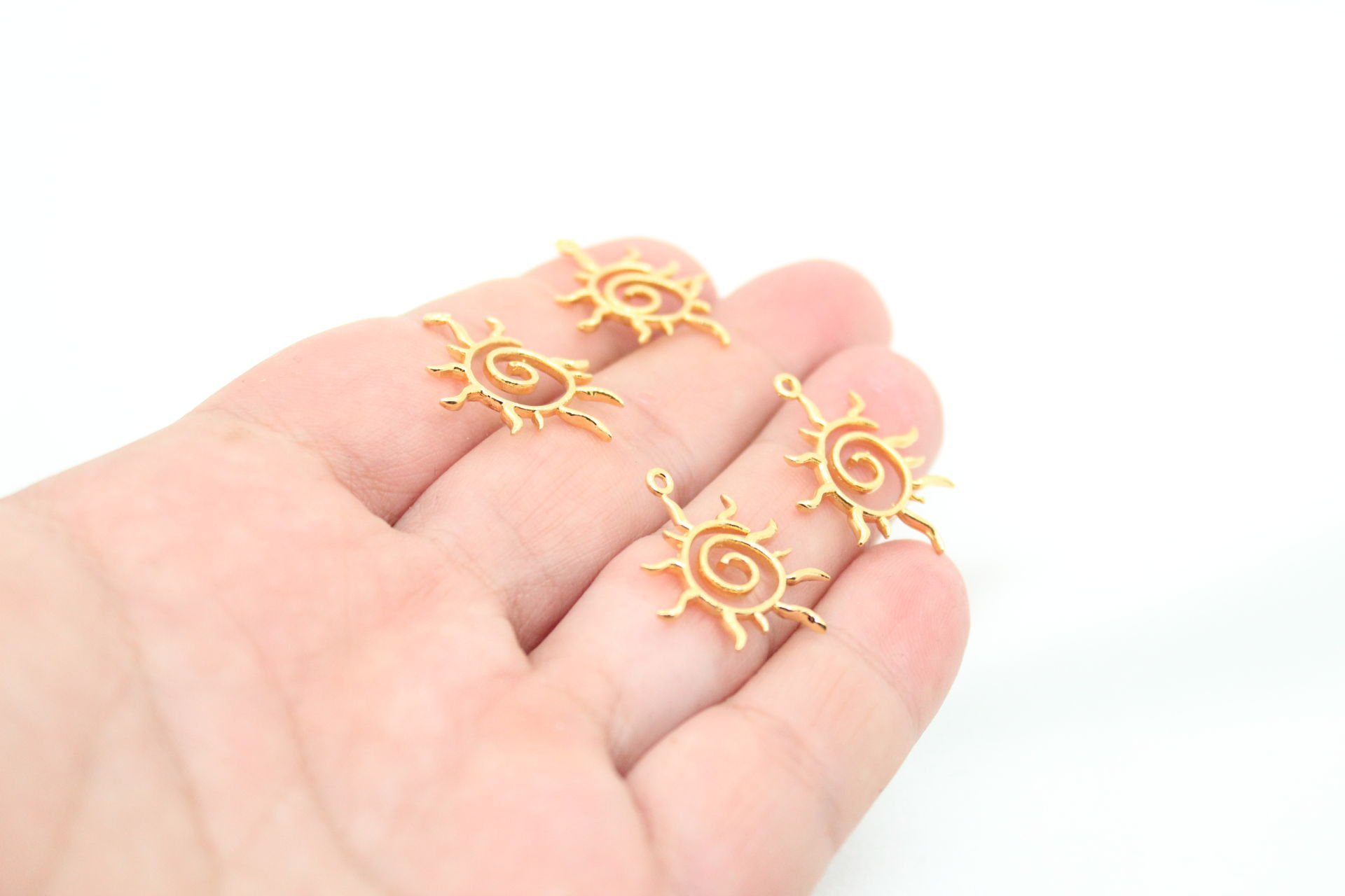 Altın Kaplama Otantik Güneş Kolye Ucu