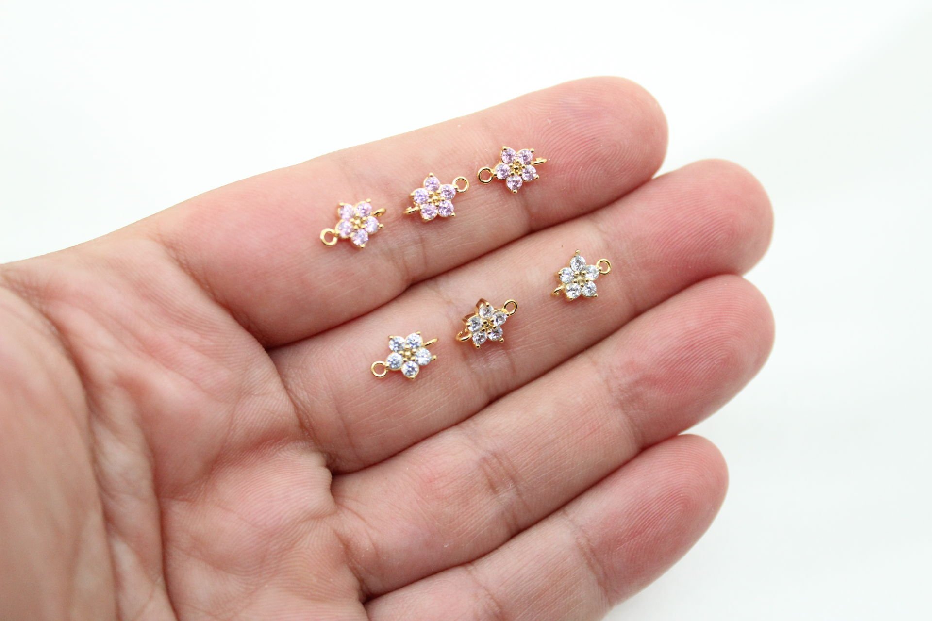 Altın Kaplama Minimal Çift Kulplu Çiçek