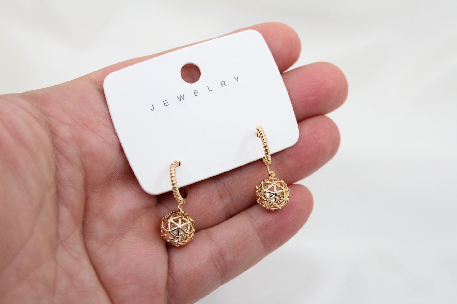 İthal Yuvarlak İçi Zirkonlu Küpe