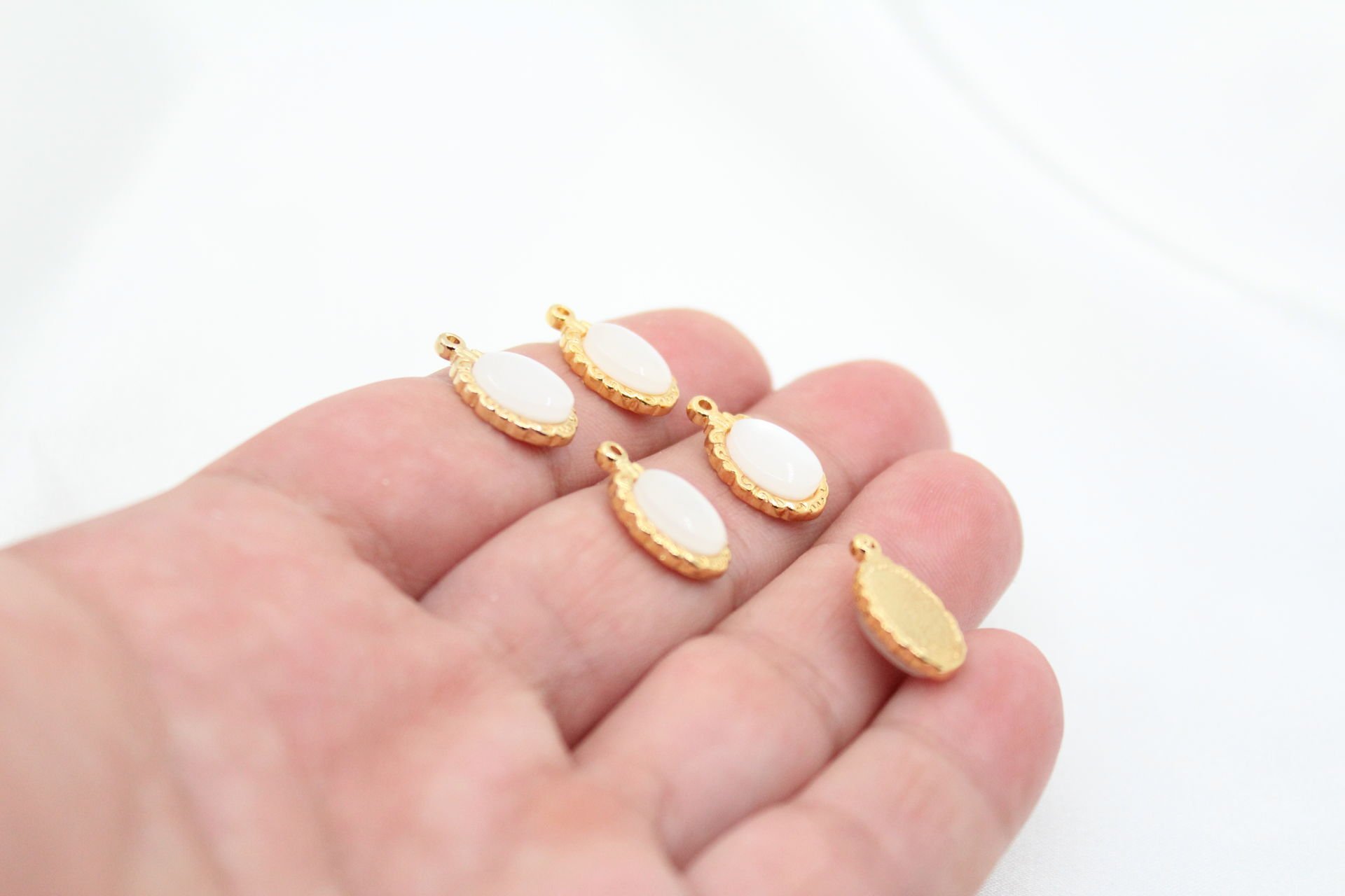 Altın Kaplama Sedef Taşlı Oval Uç