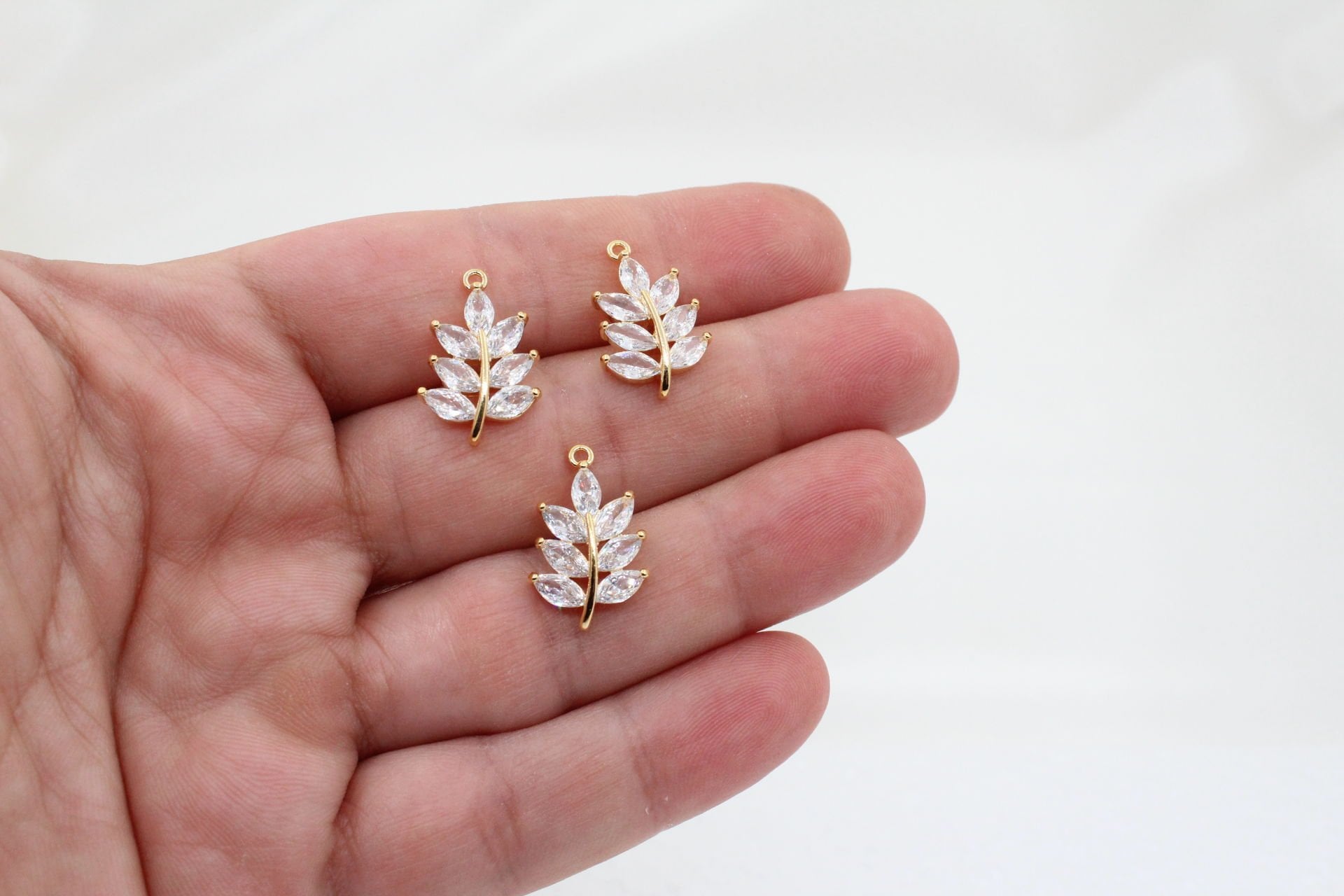 Altın Kaplama Zirkonlu Yaprak