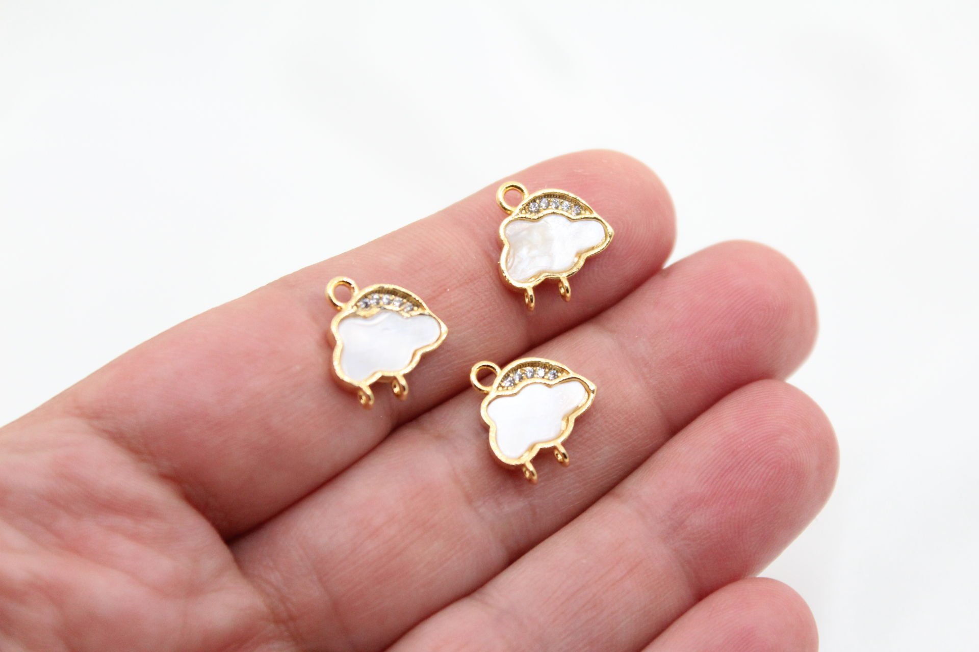 Altın Kaplama Sallantılı Sedef Taşlı Zirkonlu Bulut