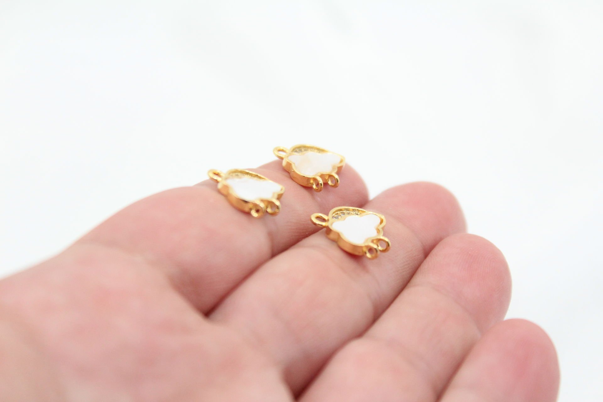 Altın Kaplama Sallantılı Sedef Taşlı Zirkonlu Bulut