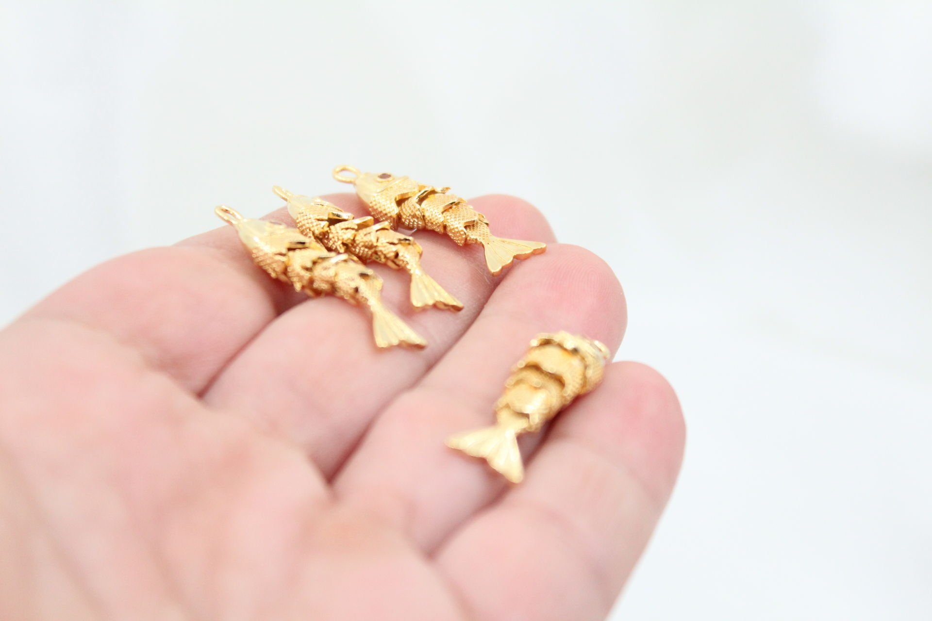 Altın Kaplama Kırmızı Gözlü Orta Boy Oynar Balık