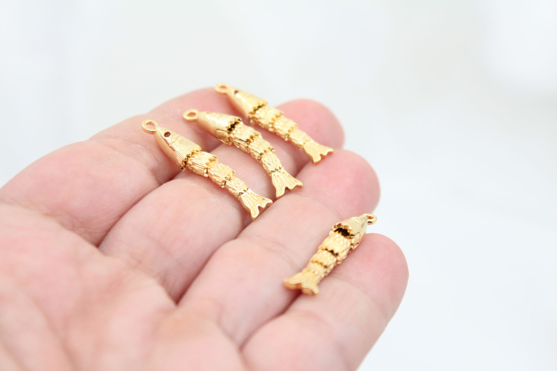 Altın Kaplama Turuncu Gözlü İnce Küçük Oynar Balık