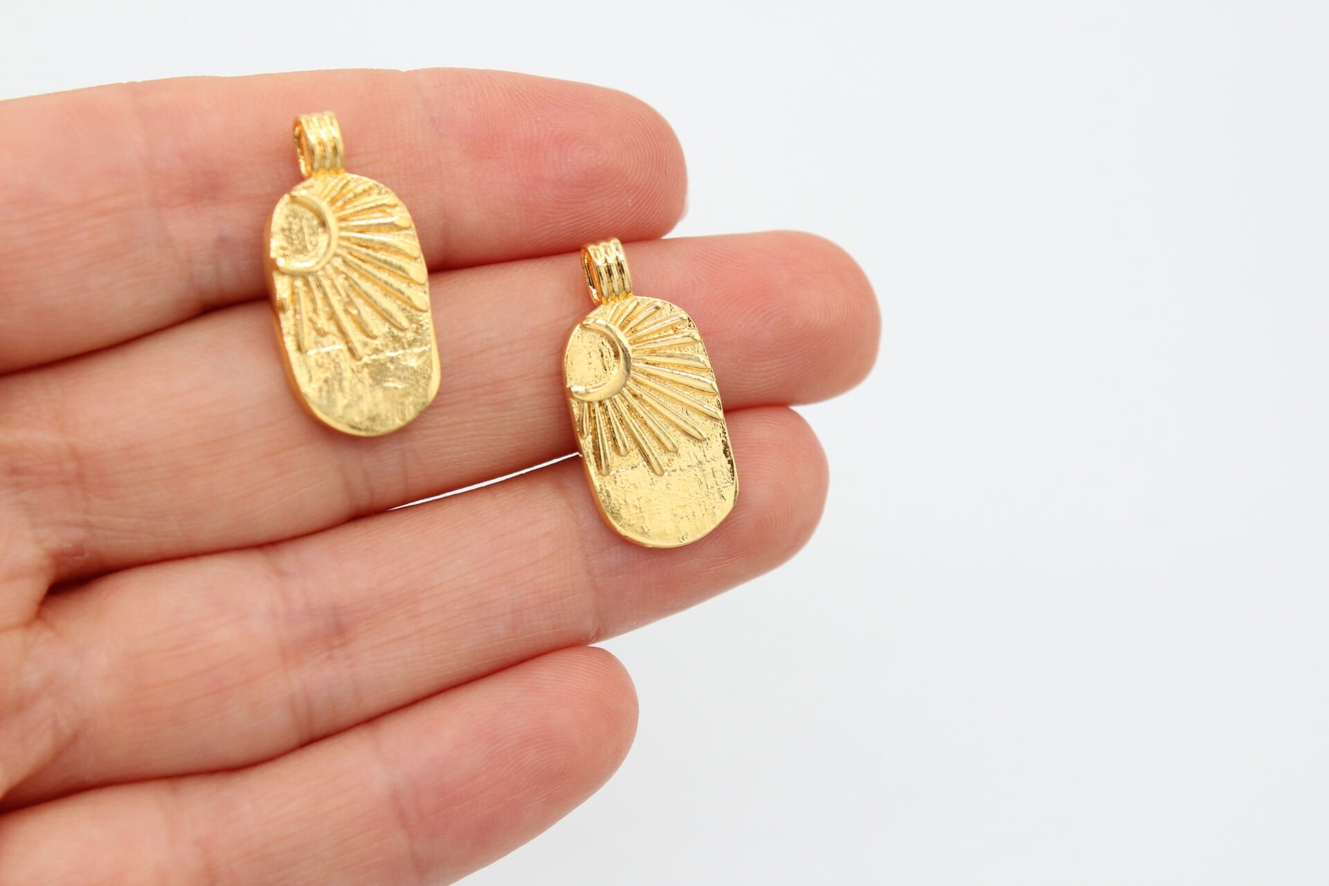 Altın Kaplama Güneş Desenli Uç