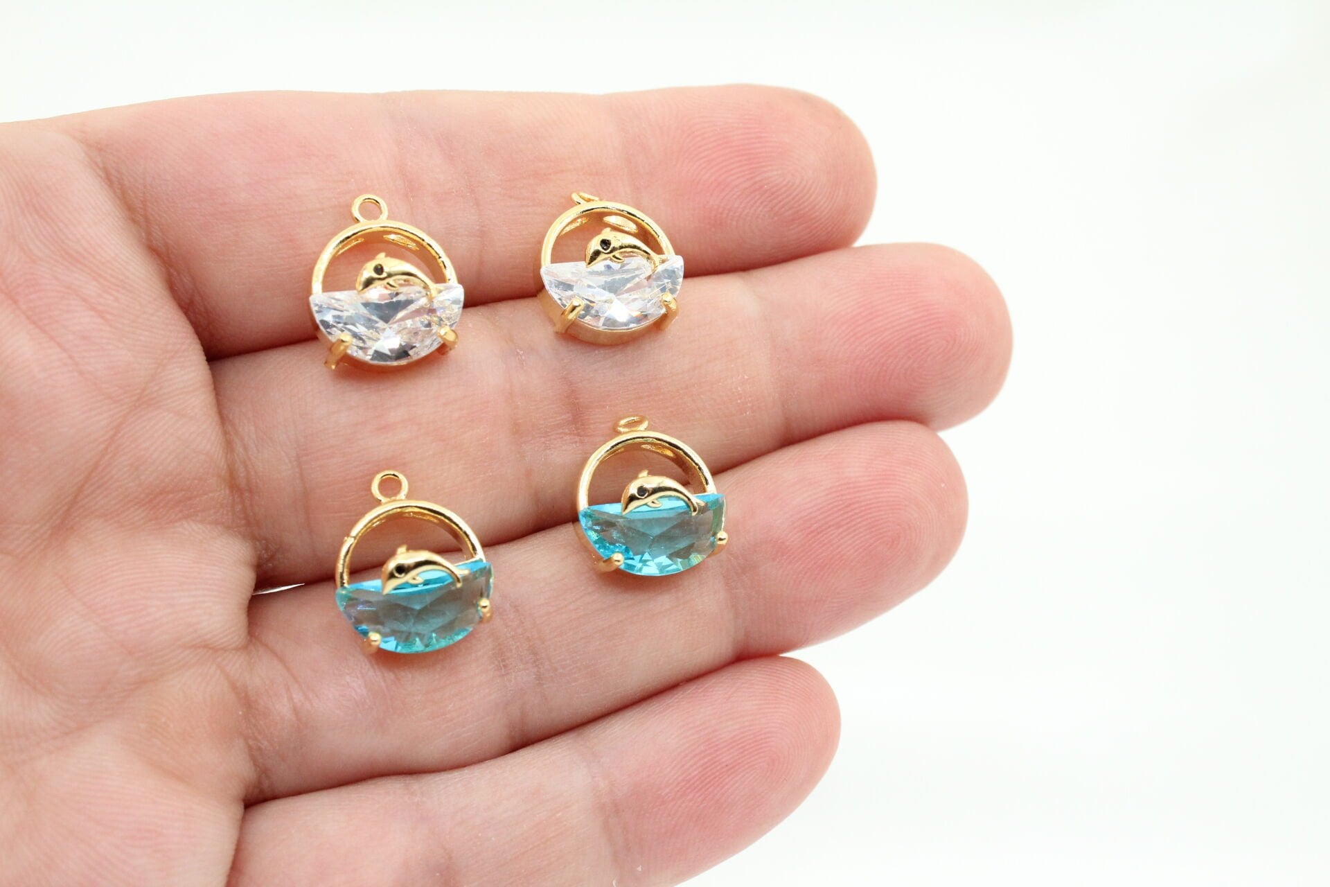 Altın Kaplama Yunus Figürlü Yuvarlak Kolye Ucu