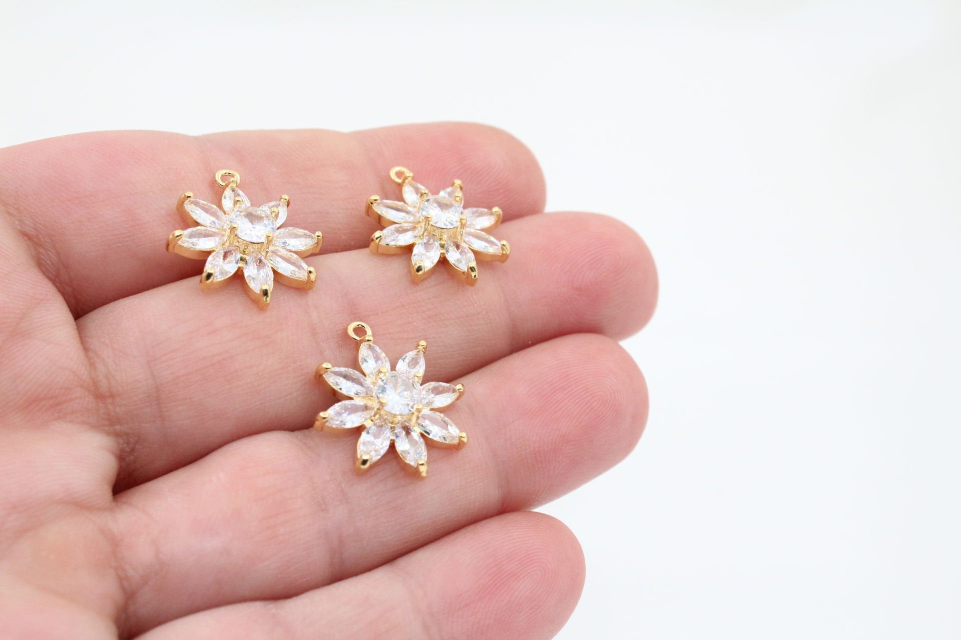 Altın Kaplama Zirkonlu Çiçek Kolye Ucu