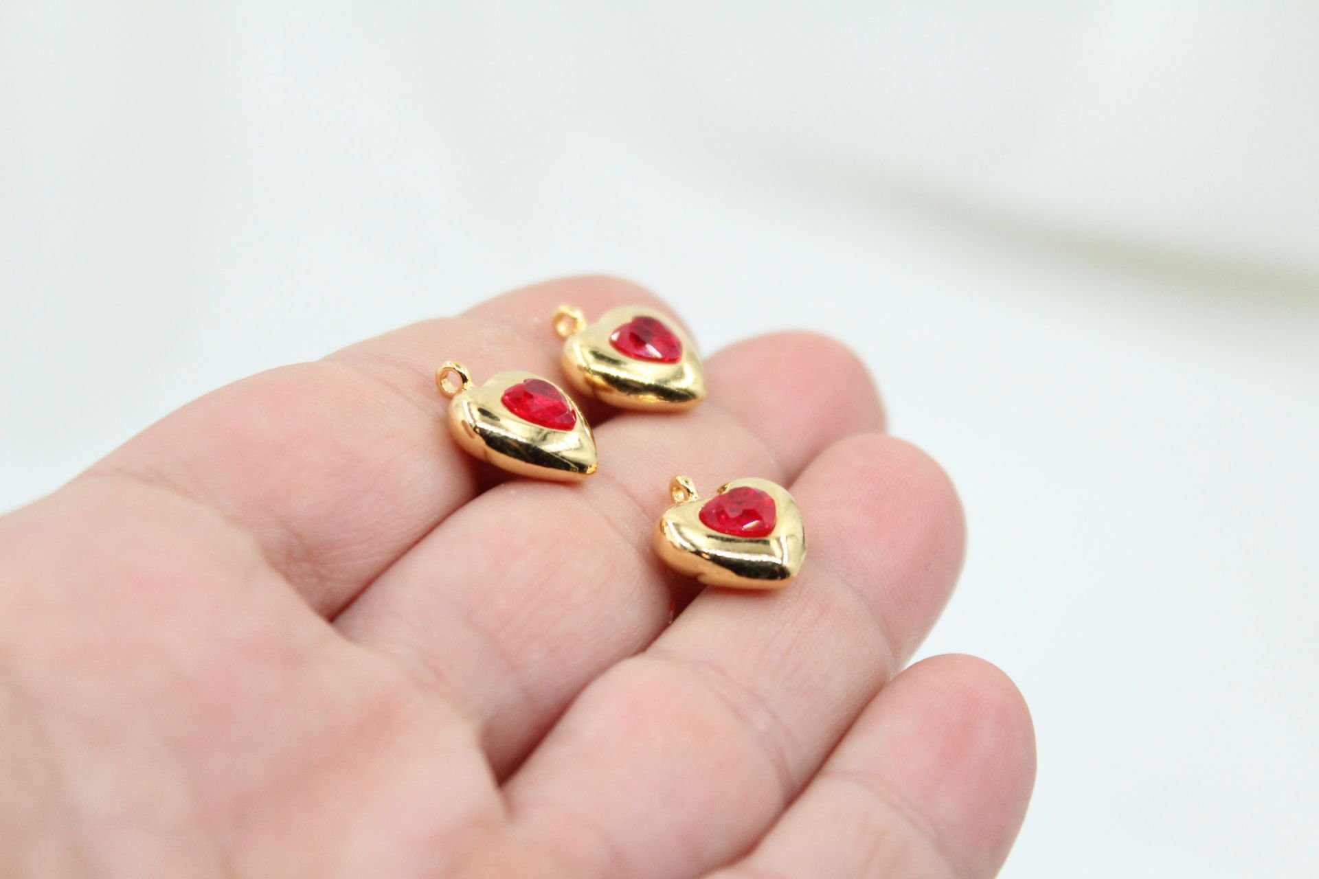 Altın Kaplama İçi Zirkonlu Kırmızı Kalp