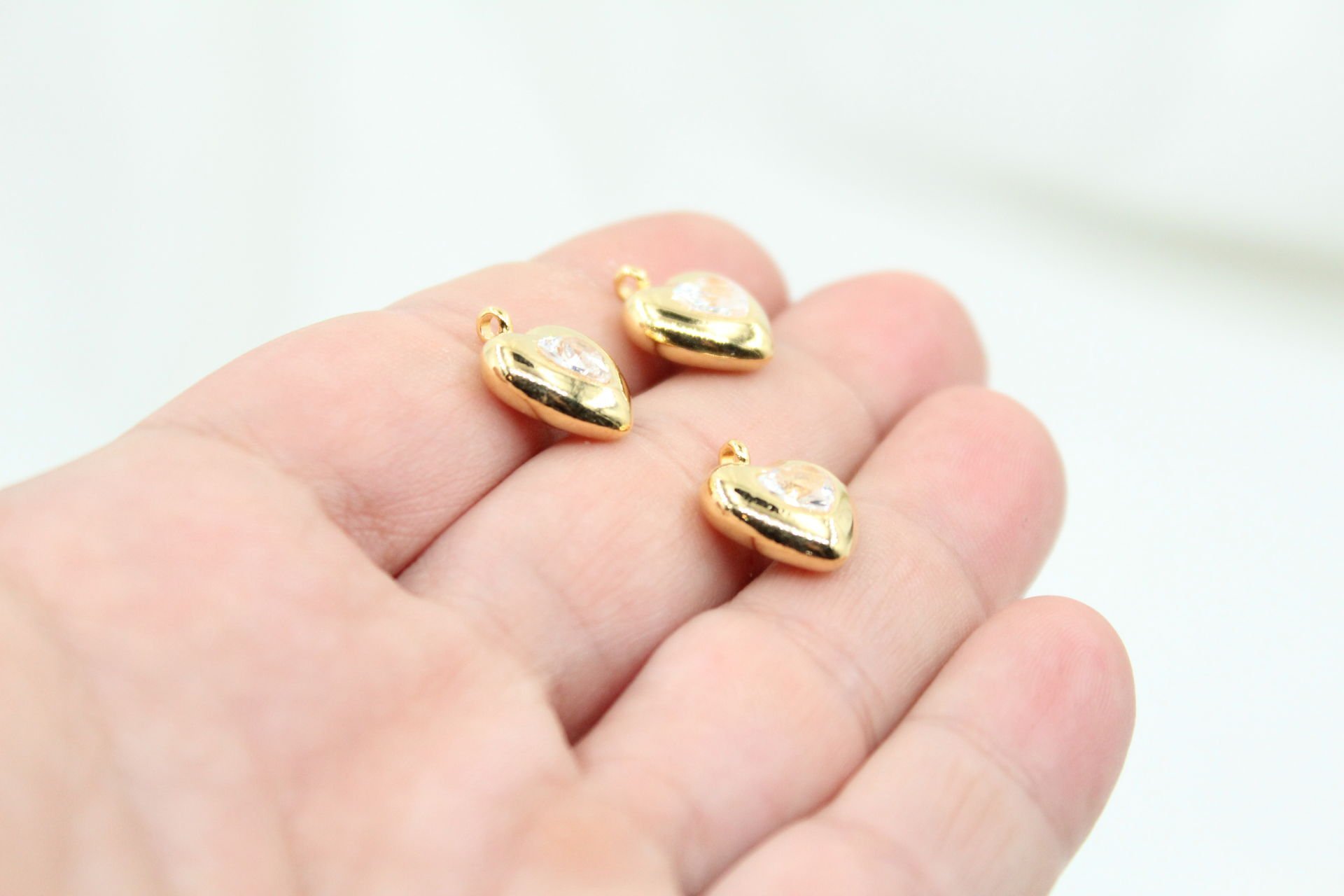 Altın Kaplama İçi Zirkonlu Beyaz Kalp