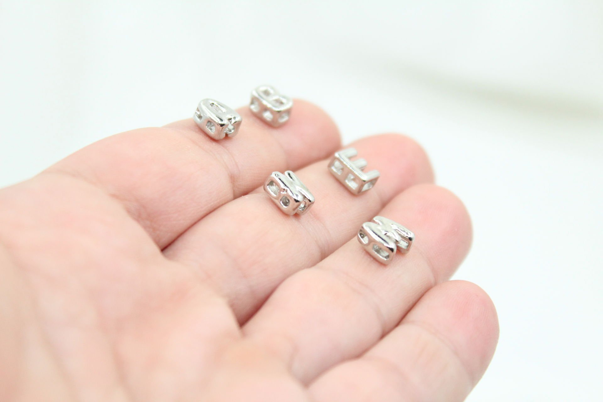 Rodyum Kaplama Minimal Balon Harf