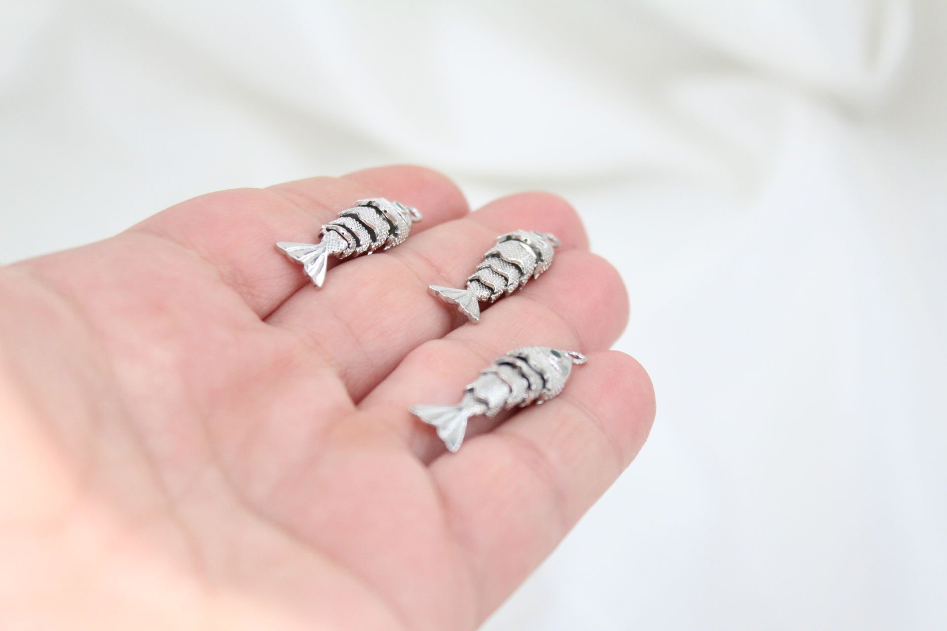 Rodyum Kaplama Yeşil Gözlü Orta Boy Oynar Balık