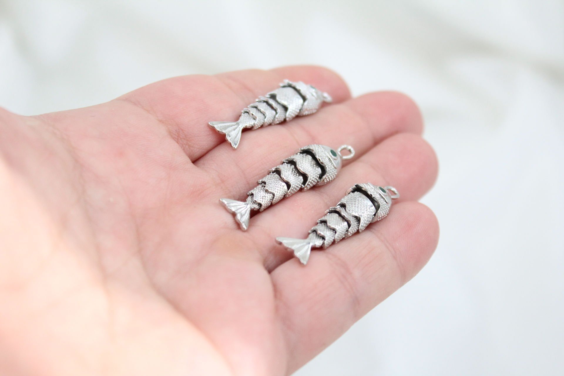 Rodyum Kaplama Yeşil Gözlü Büyük Oynar Balık