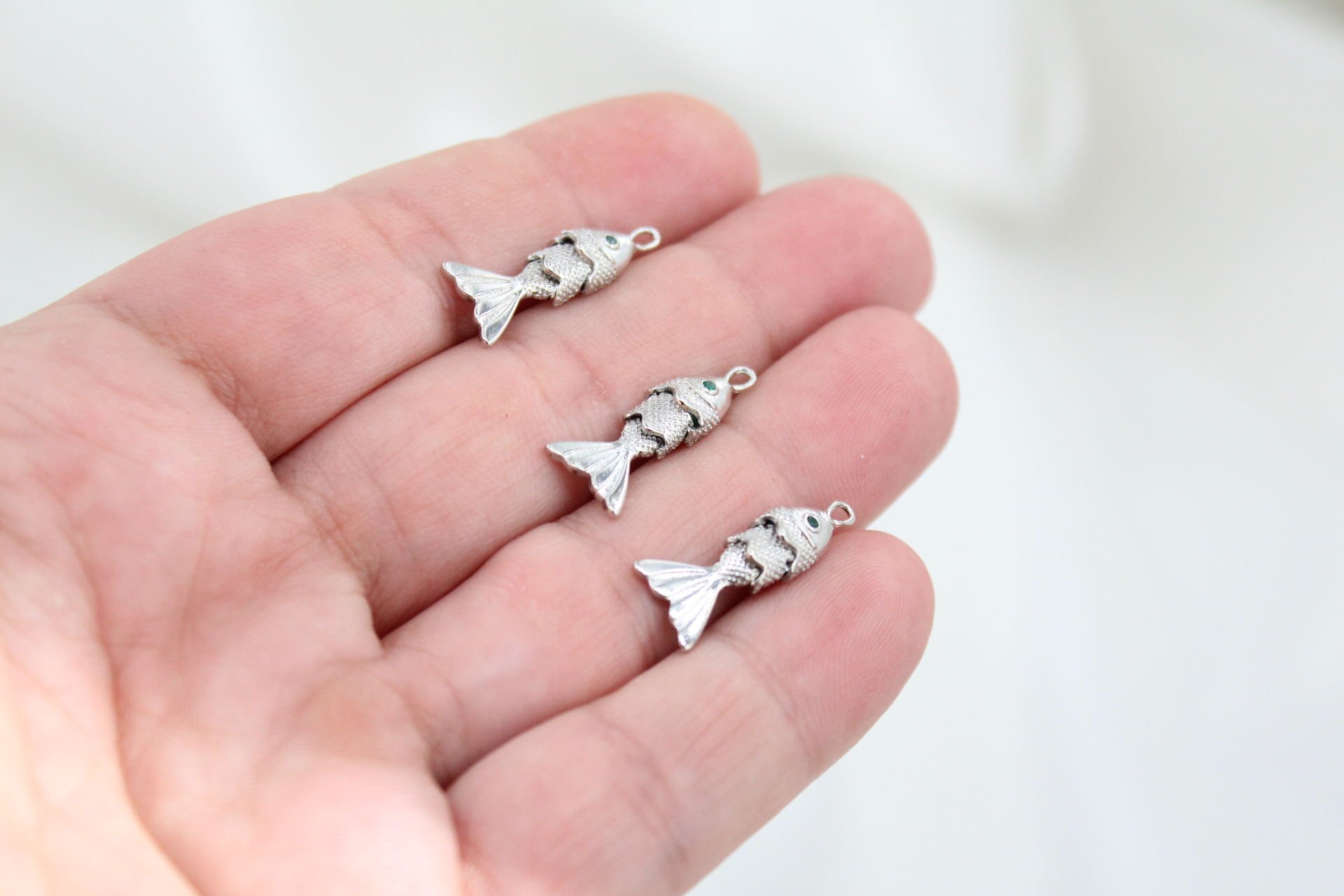 Rodyum Kaplama Yeşil Gözlü Küçük Oynar Balık